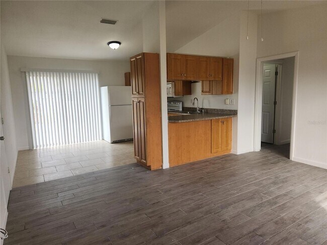 Photo - 1140 Queen Rd