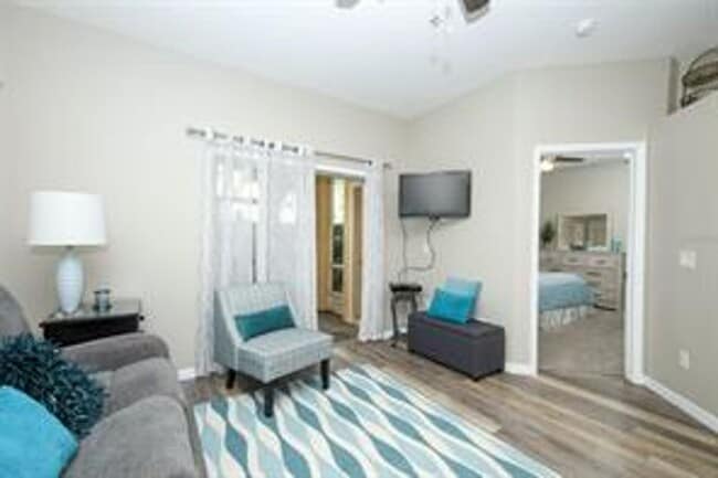 Photo - 694 Seabrook Ct
