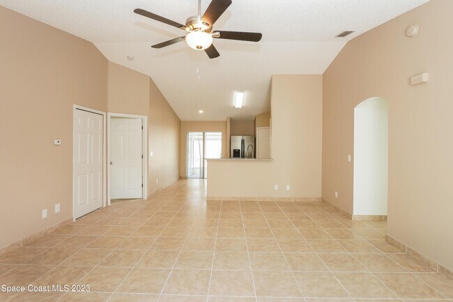 Photo - 502 Whitehall Ave SW