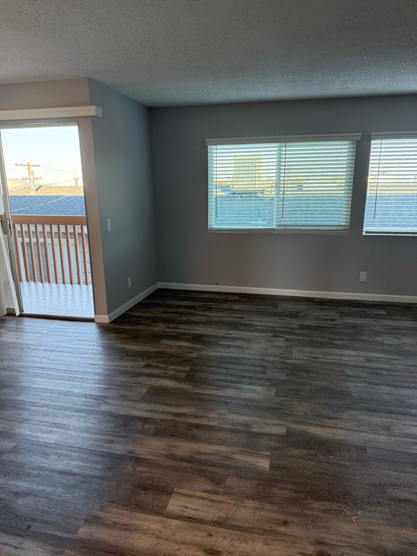 Photo - 966 W 11th St Unit R