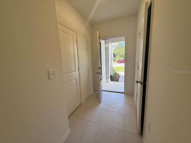 Photo - 2818 Raindrop Run St