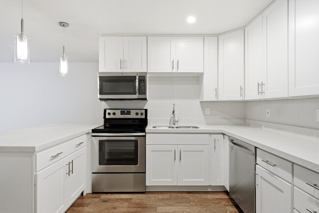 Photo - 172 W Clinton Ave Unidad Apt 205