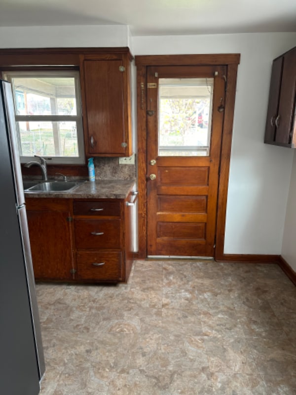 Photo - 745 Naylor Ave