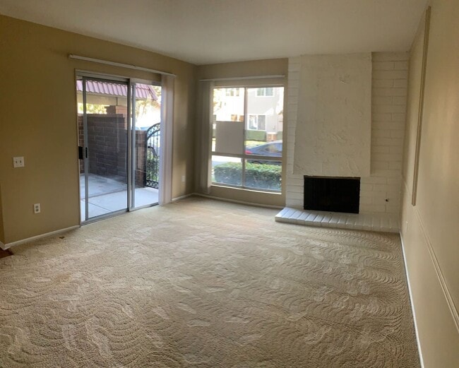 Photo - Cypress 2 Bed Townhome - 2 Car Garage - Gorgeous - Amenities Galore!!!!!