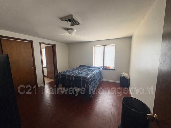 Photo - 528 St Clair Ave