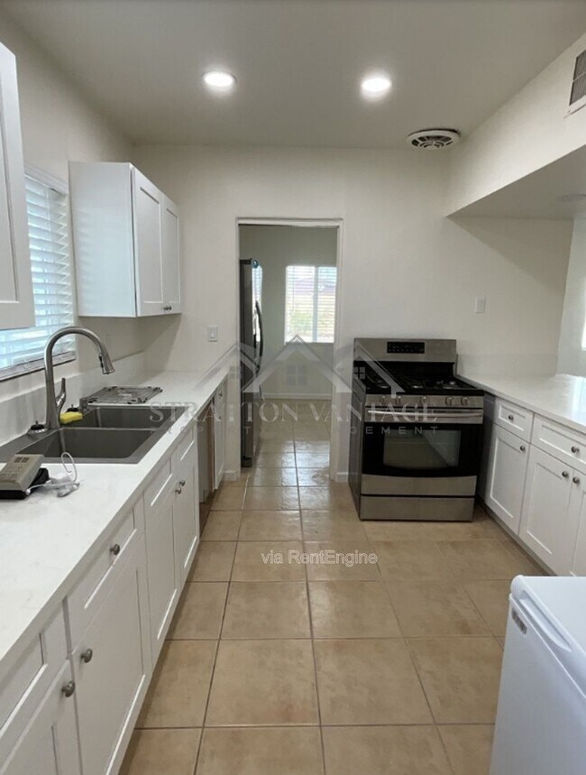 Photo - 2556 S Noble St