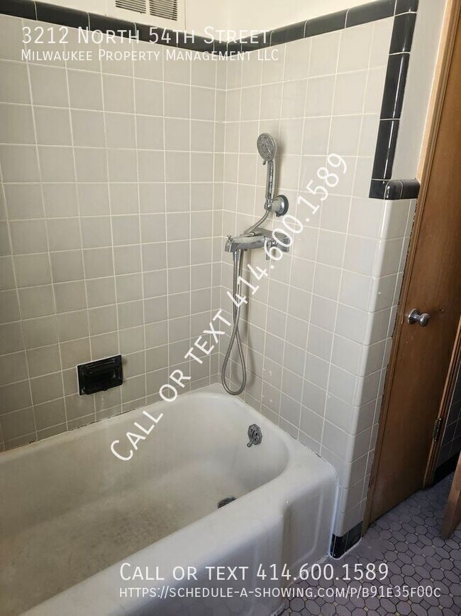 Photo - 3212 N 54th St