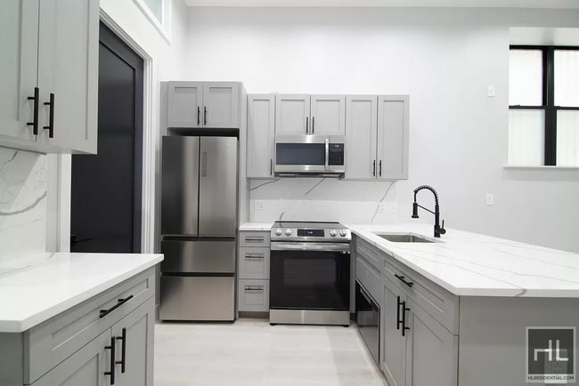 Photo - Stanton Street Unit S4