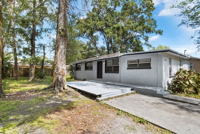 Photo - Spacious 4bdrm/1bath House ** $1,945.00 ** Section 8 OK ****