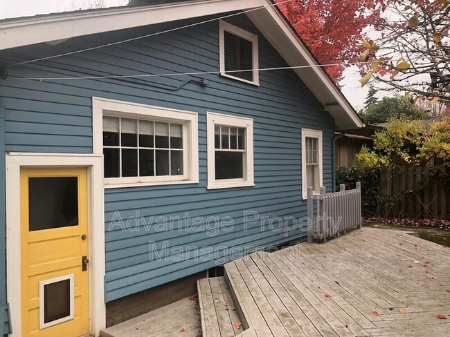 Photo - 436 NW 8th St