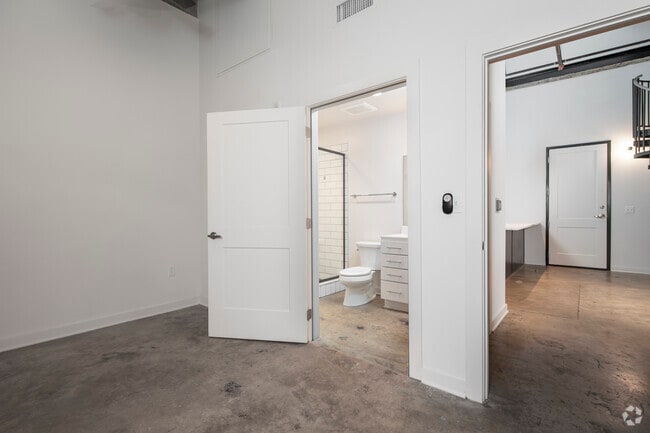 1 bed, 1 bath, 910 sq ft - Denham Lofts