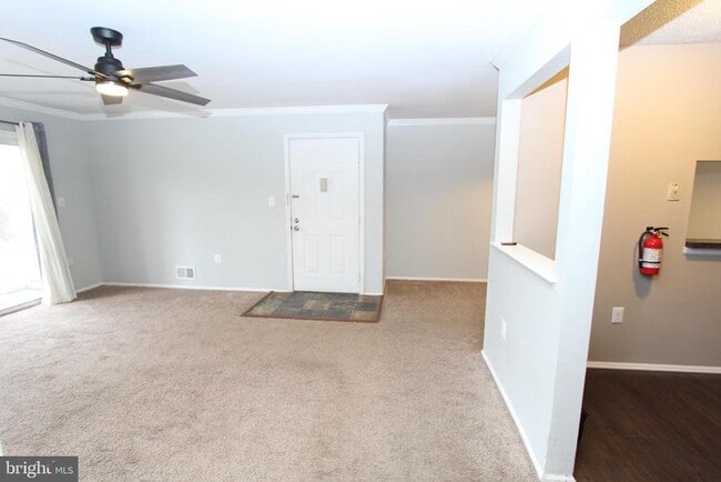 Building Photo - 83 Willow Ct