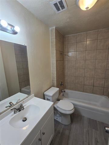 Photo - 877 Lexington Dr