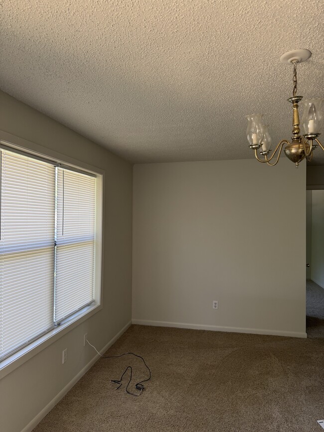 Photo - 2200 Holmes St