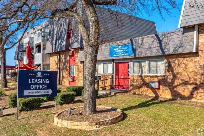 Building Photo - 2612 Southwest Pkwy