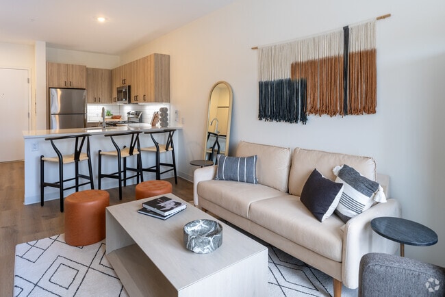 Interior Photo - Tapestry Station Rental