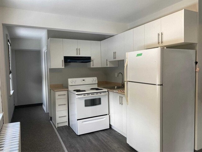 Photo - 1641 Victoria Park Av Unit 3