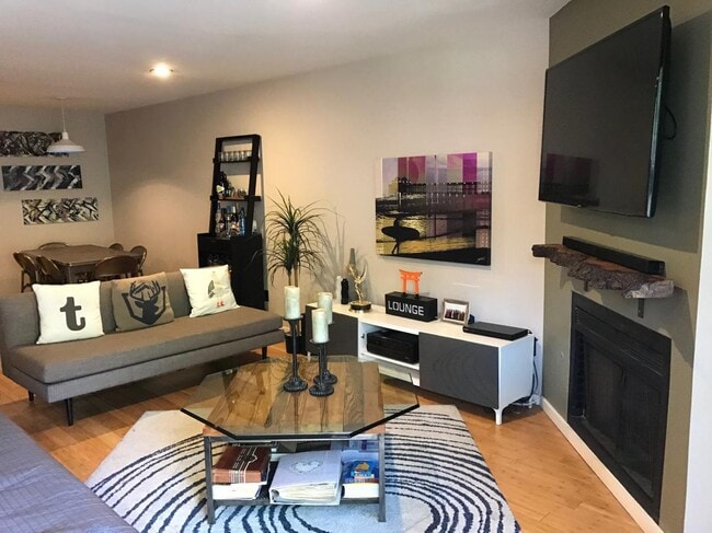 Photo - 6665 Franklin Ave Unidad 7