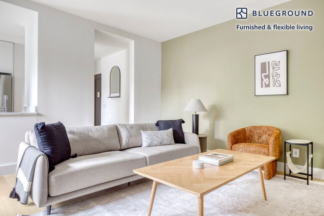 Photo - 145 Henry St Unit FL4-ID910