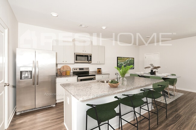 Photo - 467 Oakwood Dr NW
