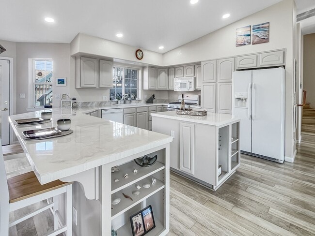 Photo - HUGE GARAGE BIGGER HOUSE