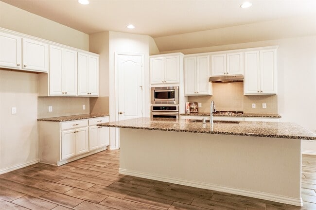 Photo - 28231 Moon Portrait Ln