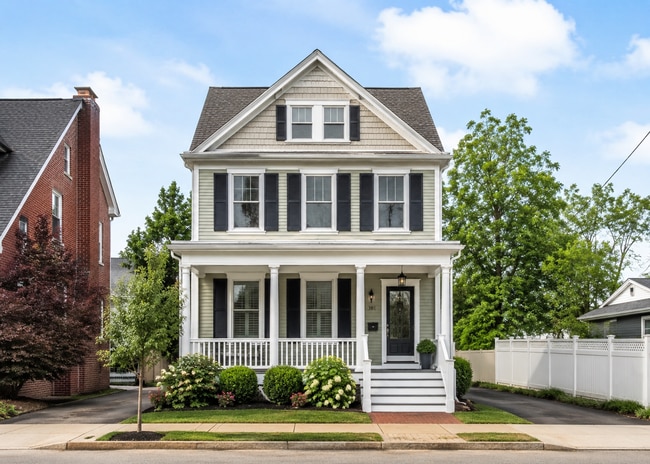 Building Photo - 1737 Aden Lane