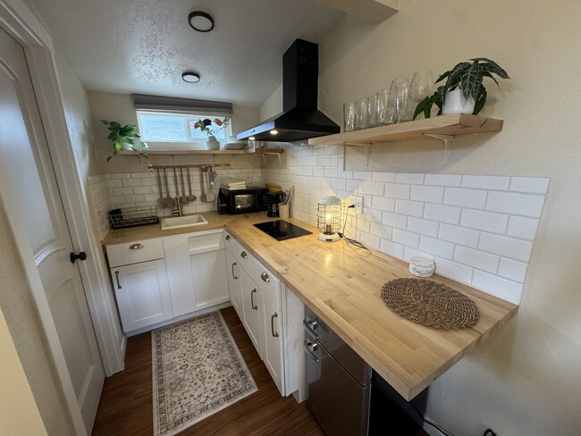 Photo - 104 16th St Unit Wine Country Studio