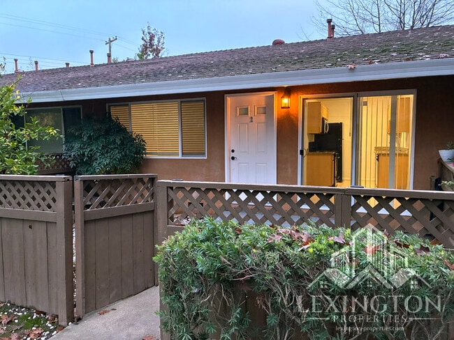 Building Photo - Stunning, 2BD/1BA, Condo in the Villaggio Community off Madison Ave. and Auburn Blvd.! Unit 2