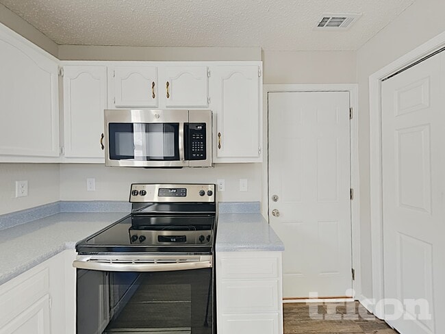 Photo - 7321 Kimble Dr