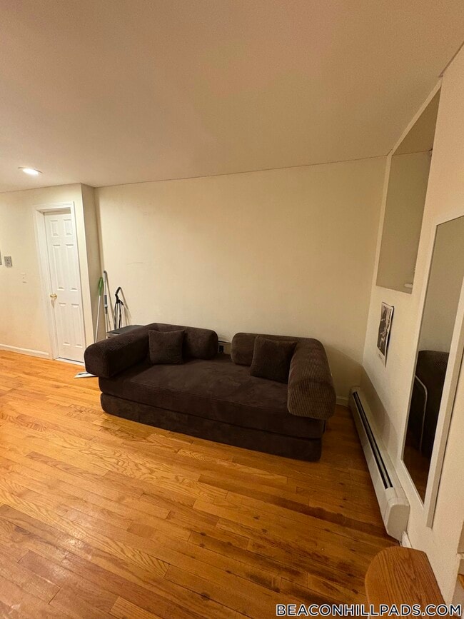 Building Photo - 28 Phillips St Unit M