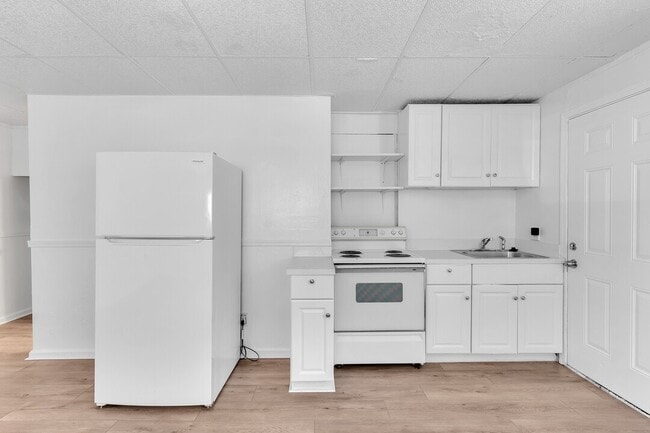 Photo - 7901 Hillside Dr