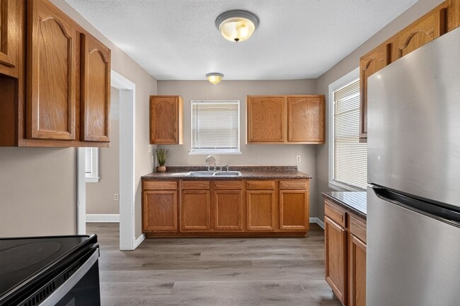 Photo - 1337 Ivydale Ave SW