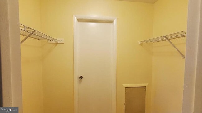 Building Photo - 8854 Spiral Cut Unit L G 40