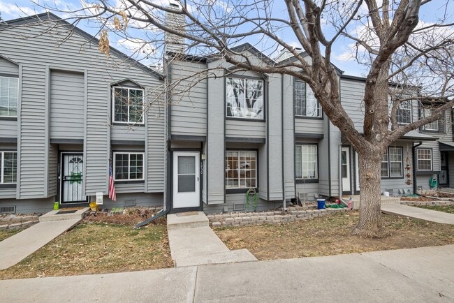 Charming 2BR Townhome in Denver - Charming 2BR Townhome in Denver
