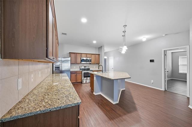 Photo - 1011 Riverstone Trl