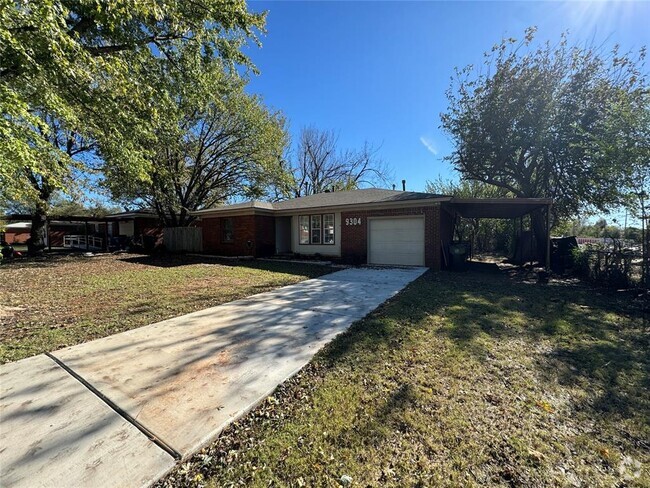 Building Photo - 9304 NW 11th St Rental