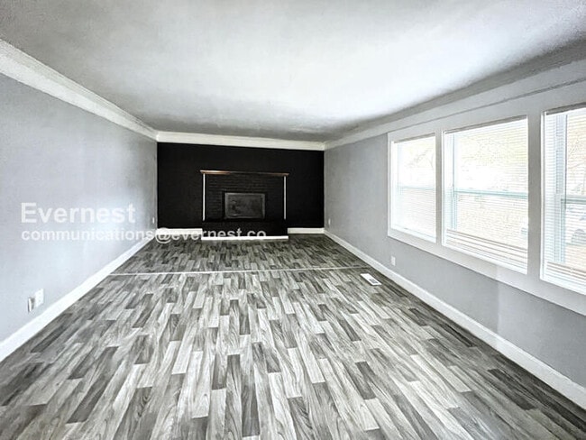 Photo - 913 Meadowbrook Dr