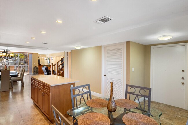 Photo - 822 NE 25th Ave Unidad 822