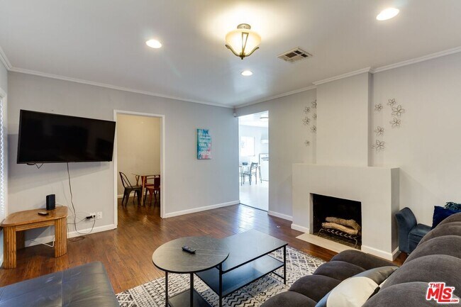 6659 Amigo Ave
