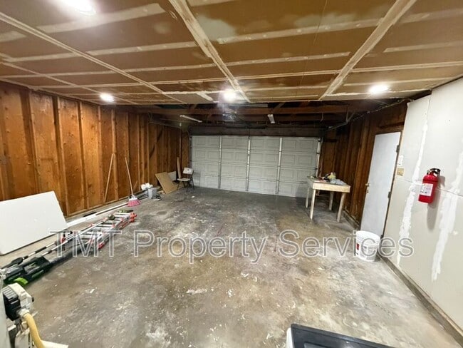 Photo - 8583 Fairlawn Ct