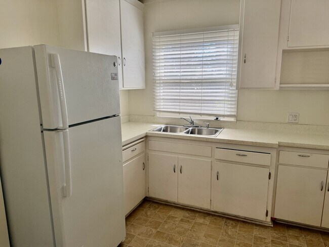 Photo - 3043 Vancouver Ave Unidad 3043