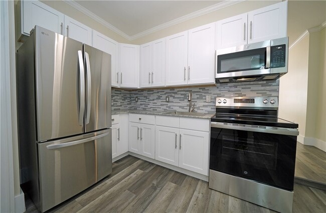 Photo - 184 N Main St