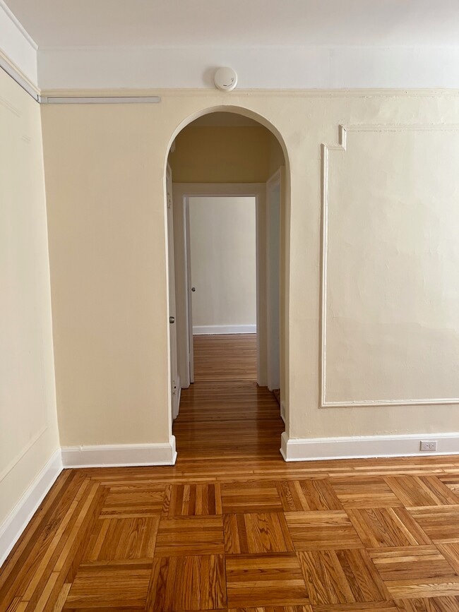Photo - 222 Christie St