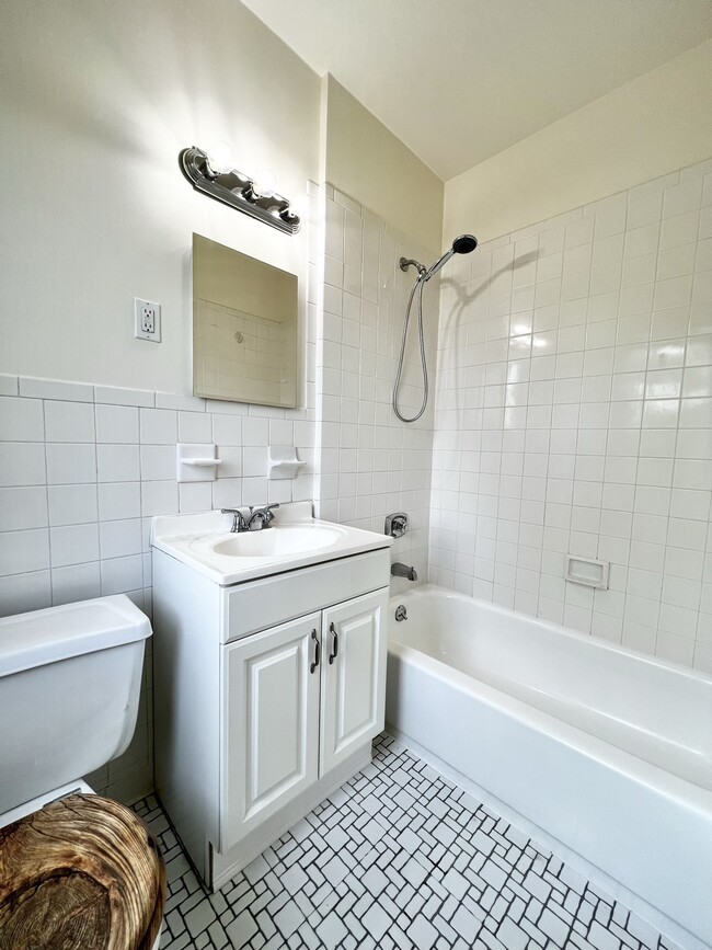 Photo - 69 Harney Rd Unit 2B