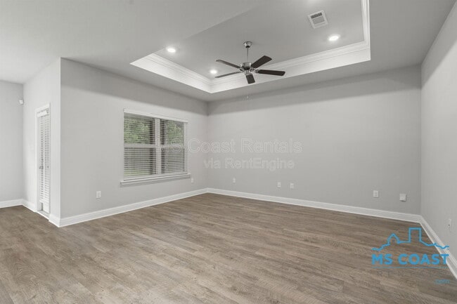 Photo - 5759 Overland Dr