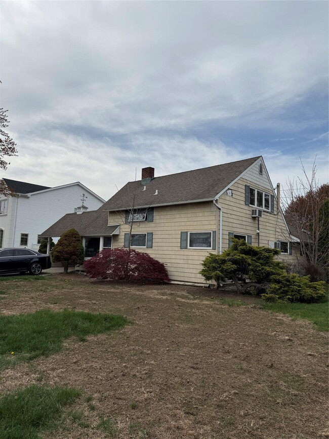 Photo - 70 Lantern Rd House