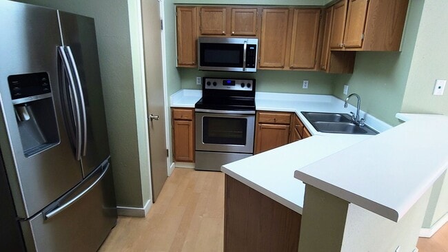 Photo - 2450 Wickersham Ln Unidad 102
