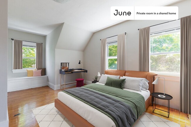 Private bedroom in 9 bed/2 bath Home - Private bedroom in 9 bed/2 bath Home Unidad I
