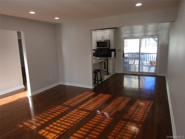 Photo - 321 Redmont Rd